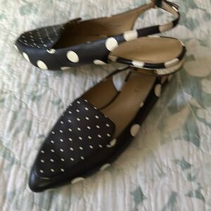 Talbots Sling Back Low Heel Shoe Black & White Size 7 Pre owned